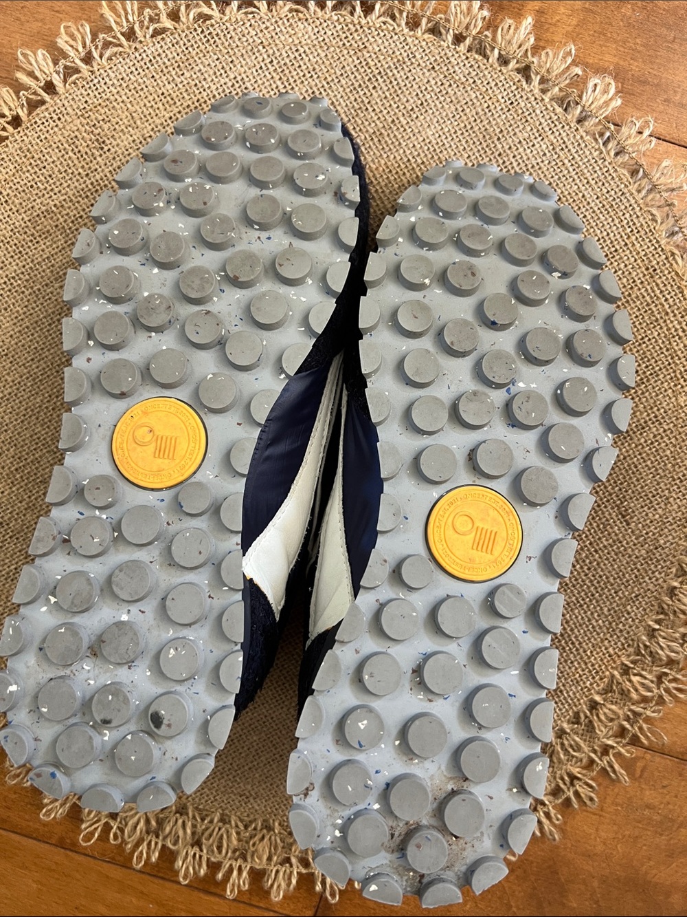 OnCept Toronto Sneakers. Like new. Worn once. - Picture 9 of 9